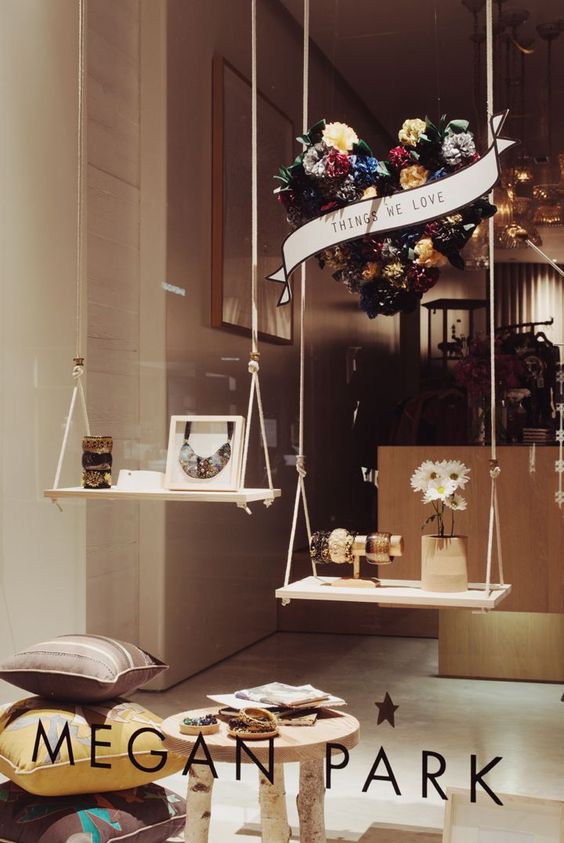 audible medio Ingresos ▻ Cómo decorar el escaparate de una joyería - Tu negocio bonito