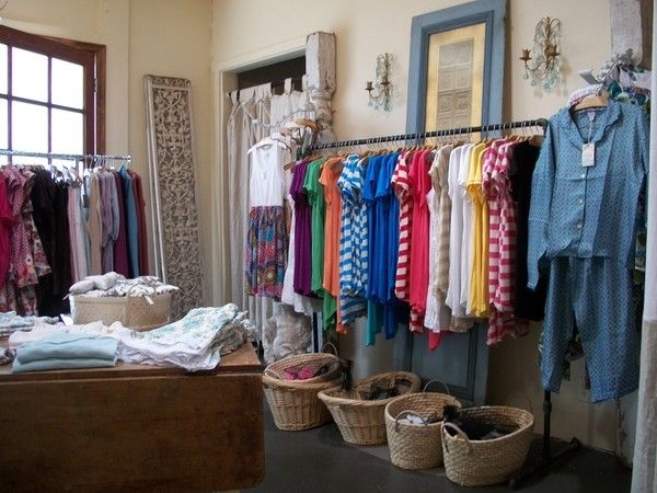Accesible Centelleo Desviar ▻ Cómo decorar una tienda de ropa pequeña - Tu negocio bonito