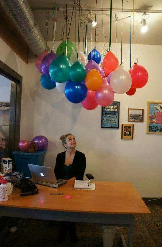 Decorar oficina de cumpleaños con globos
