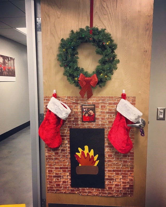 Puerta de Navidad en la oficina